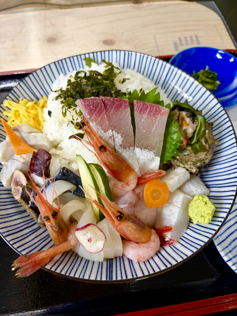 酒市水産部の外観